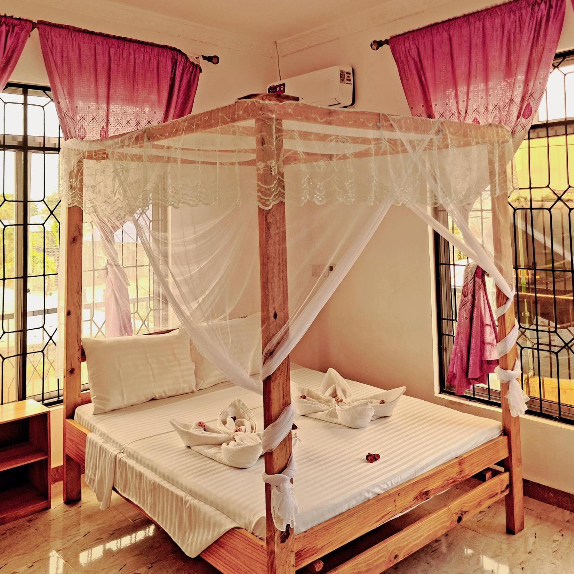 Raha House Bed & Breakfast Nungwi Luaran gambar